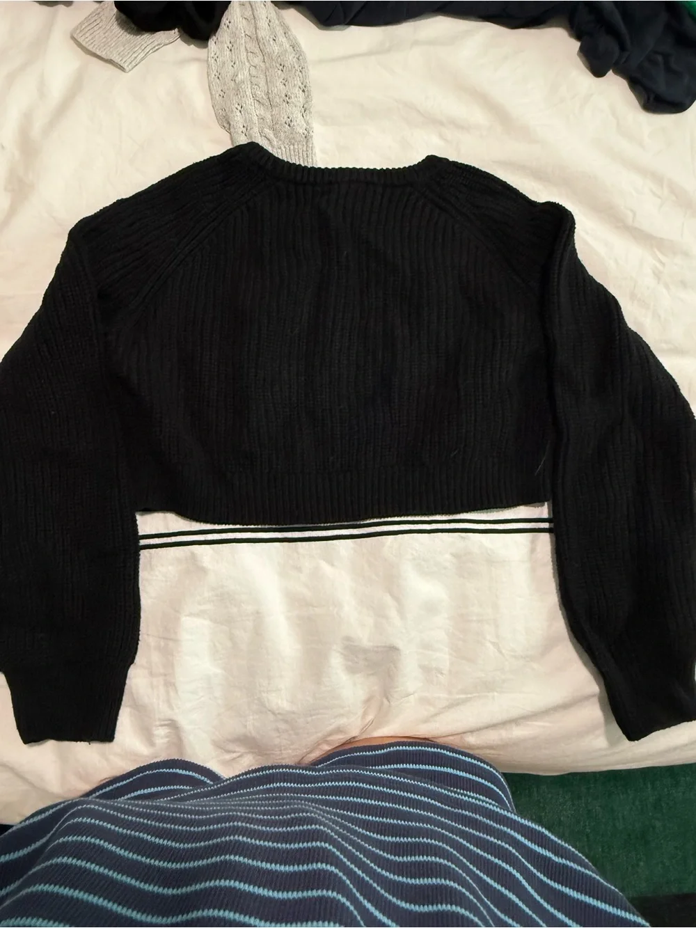 Design History Black Cropped Ribbed Crewneck Sweater